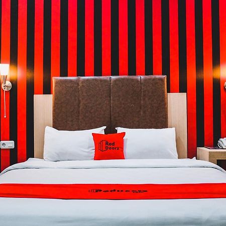 Reddoorz Plus Near Mall Panakukang Makassar Eksteriør bilde