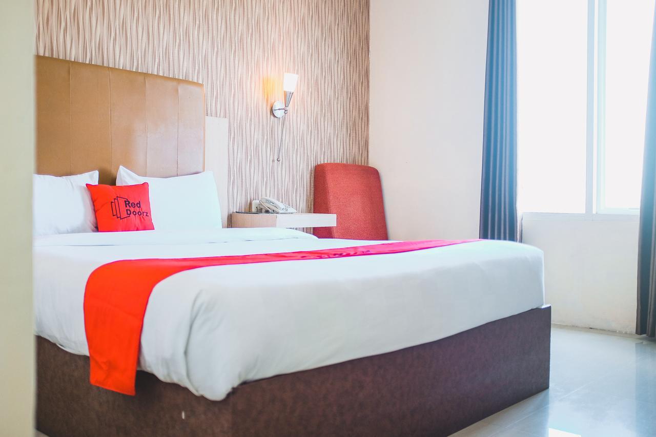 Reddoorz Plus Near Mall Panakukang Makassar Eksteriør bilde